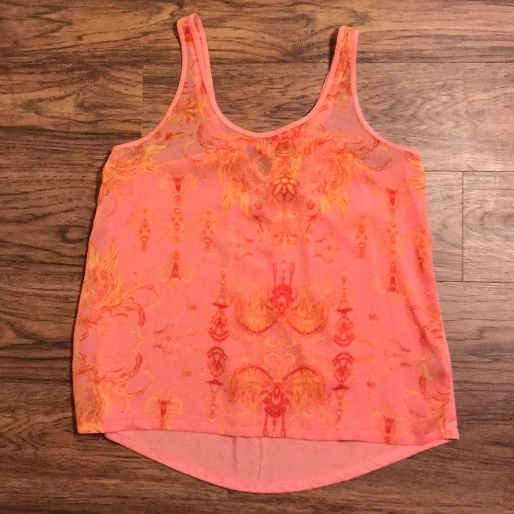 ❣️Vera Wang Top With Lace-Up back